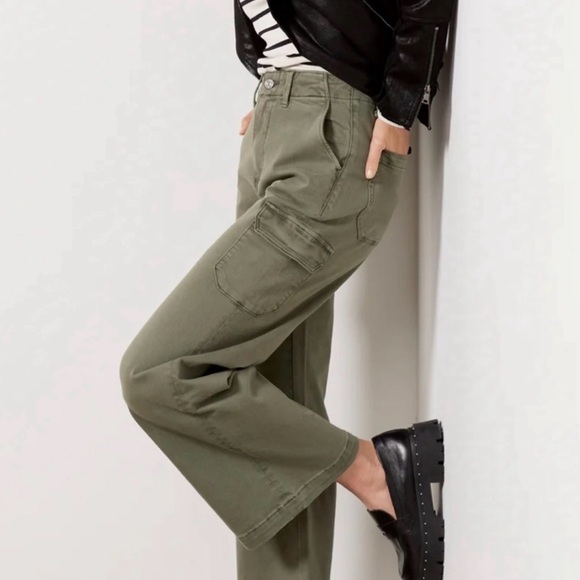 Paige Carly Cargo Pants in Vintage Ivy Green - Picture 2 of 10